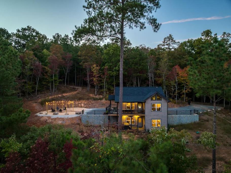 The Llaguna Lodge - New Cabin, Sleeps 10, Fire Pit, Hot Tub, In Blue Ridge , Ga Экстерьер фото