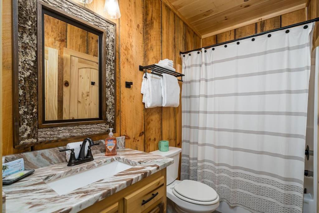The Llaguna Lodge - New Cabin, Sleeps 10, Fire Pit, Hot Tub, In Blue Ridge , Ga Экстерьер фото