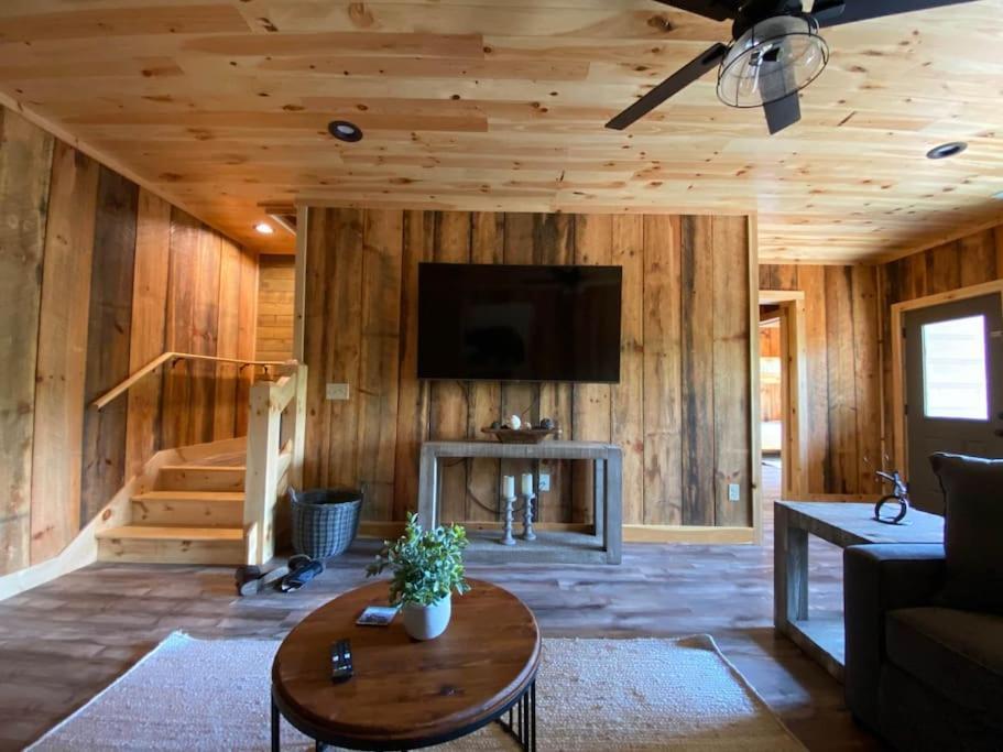 The Llaguna Lodge - New Cabin, Sleeps 10, Fire Pit, Hot Tub, In Blue Ridge , Ga Экстерьер фото